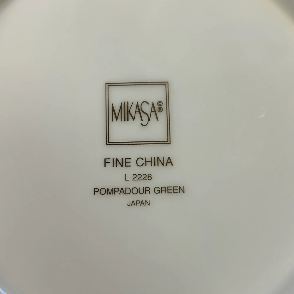 Mikasa‎ Pompadour Green & Gold Porcelain 10